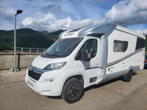 autocaravana para 6 plazas posibilidad de moverse o dormir